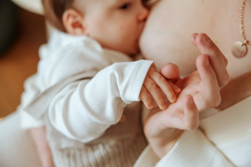 séance photo allaitement et peau à peau dans les landes