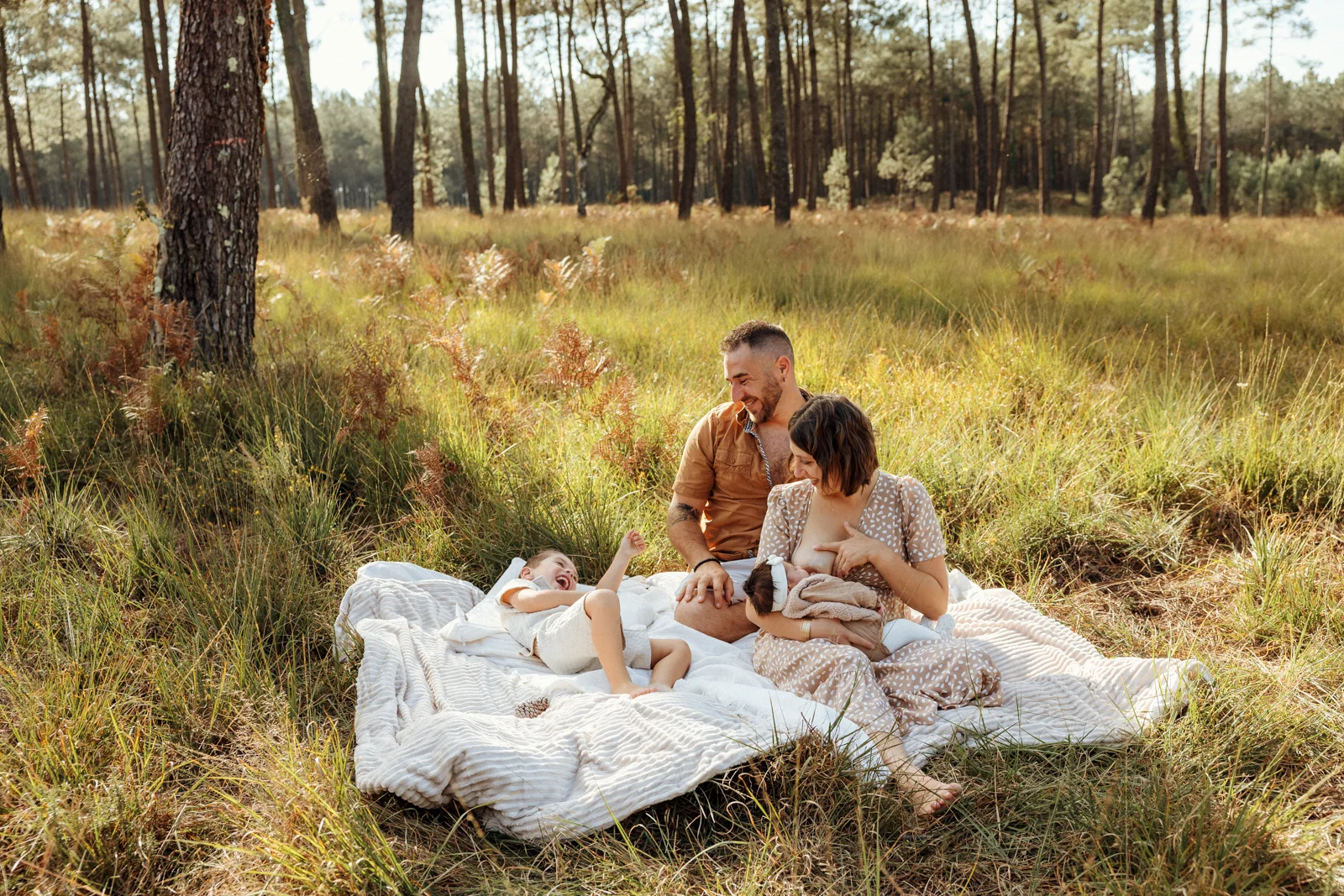 Dans les coulisses d’une séance photo nouveau-né en extérieur : laissez-vous tentés !